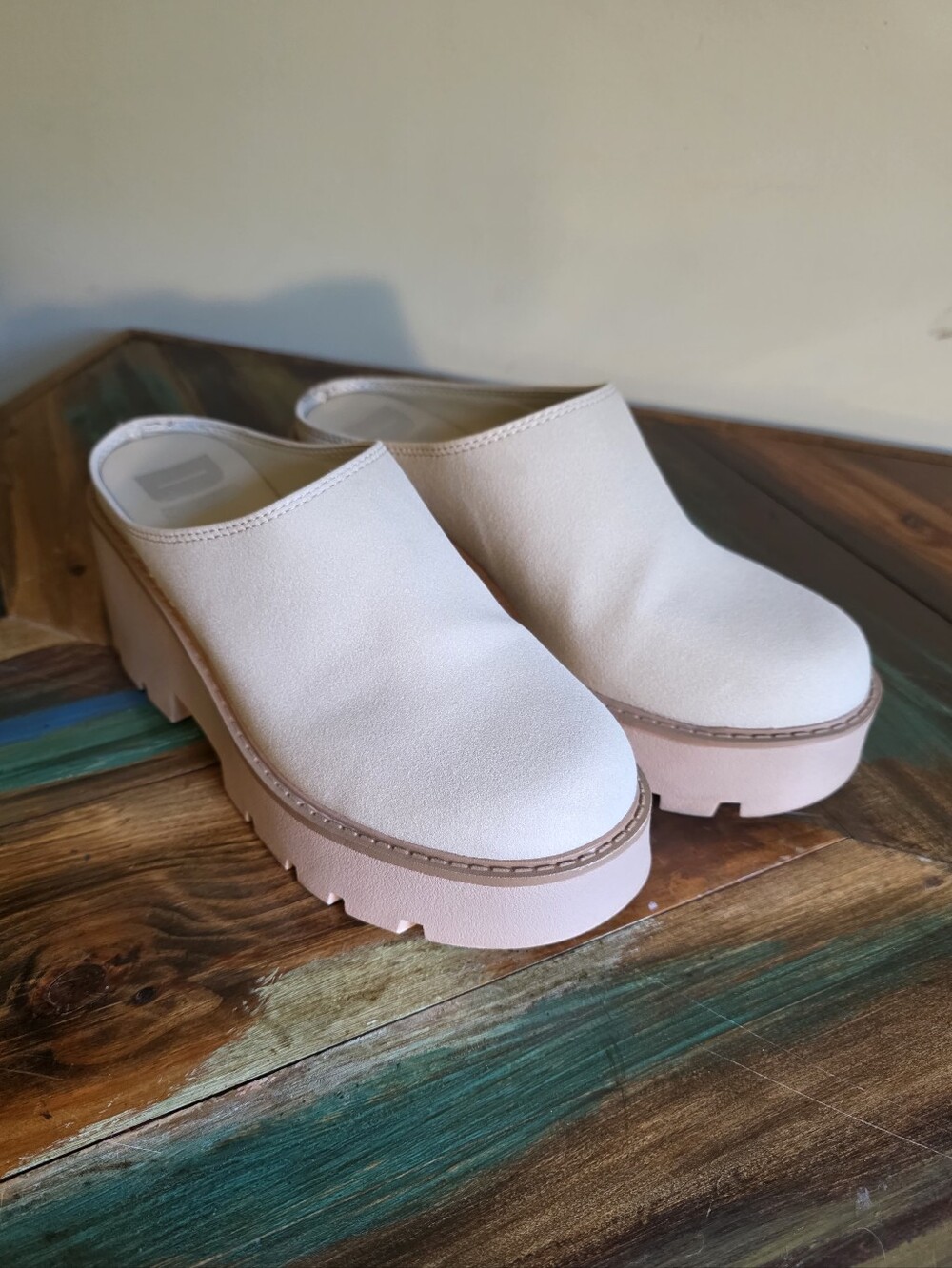 Dirty Laundry R Test Beige Suede Clogs Sz 9